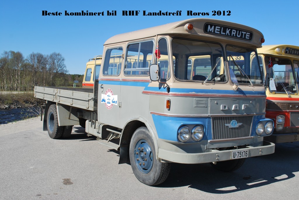 U-75176 DAF A1600DF Berg 1969 Melkeruta er en kombinert buss/lastebil som var vanlig på Trønderske veier for en del år siden. Denne har åpent lasteplan og ble brukt som melkerute på Fosen, men kunne i tillegg ta med noen passasjerer. Den tilhørte Fosen Trafikklag og er bevart i original stand.